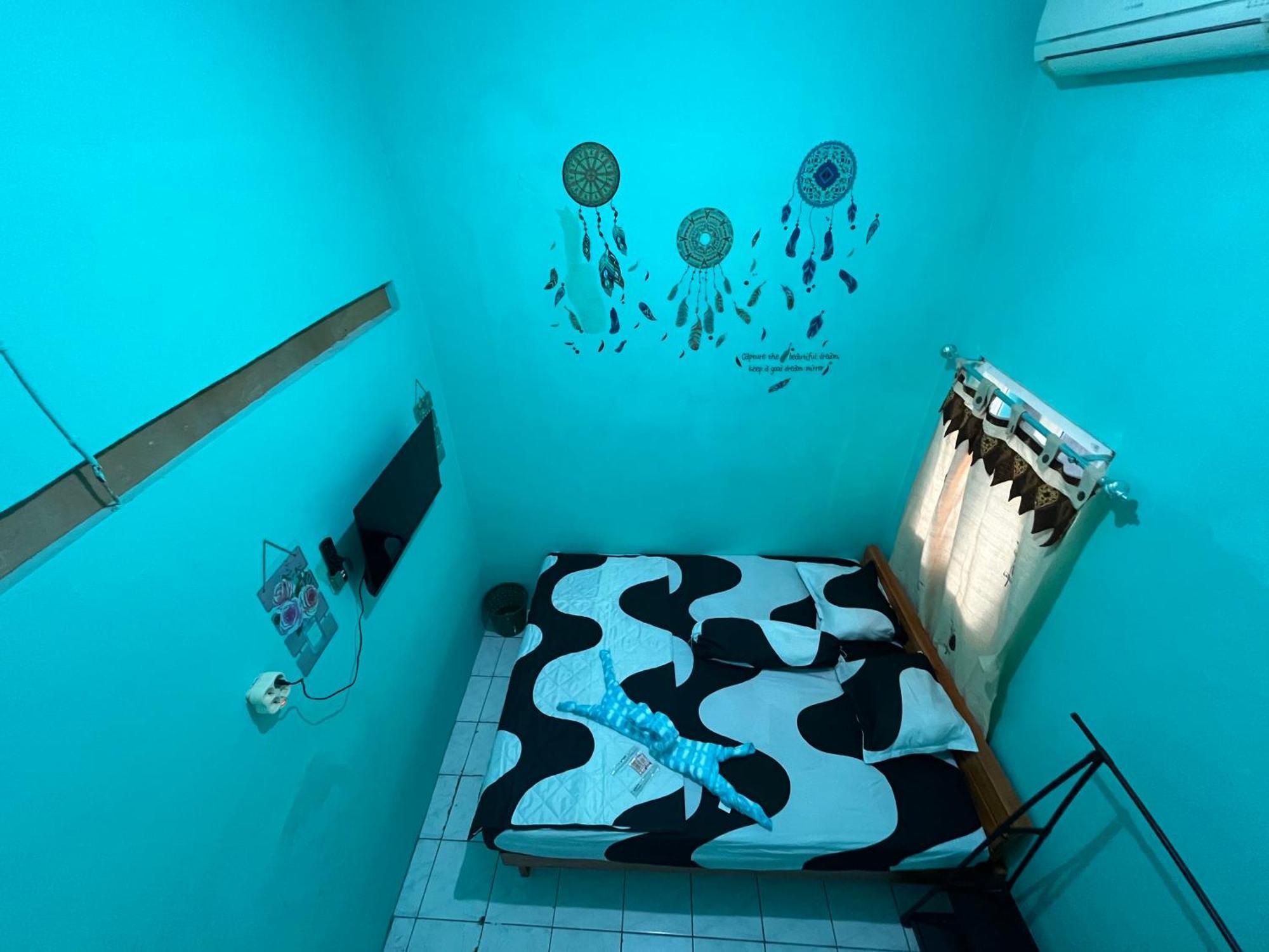 Wisma tamu Bronk House 2 *